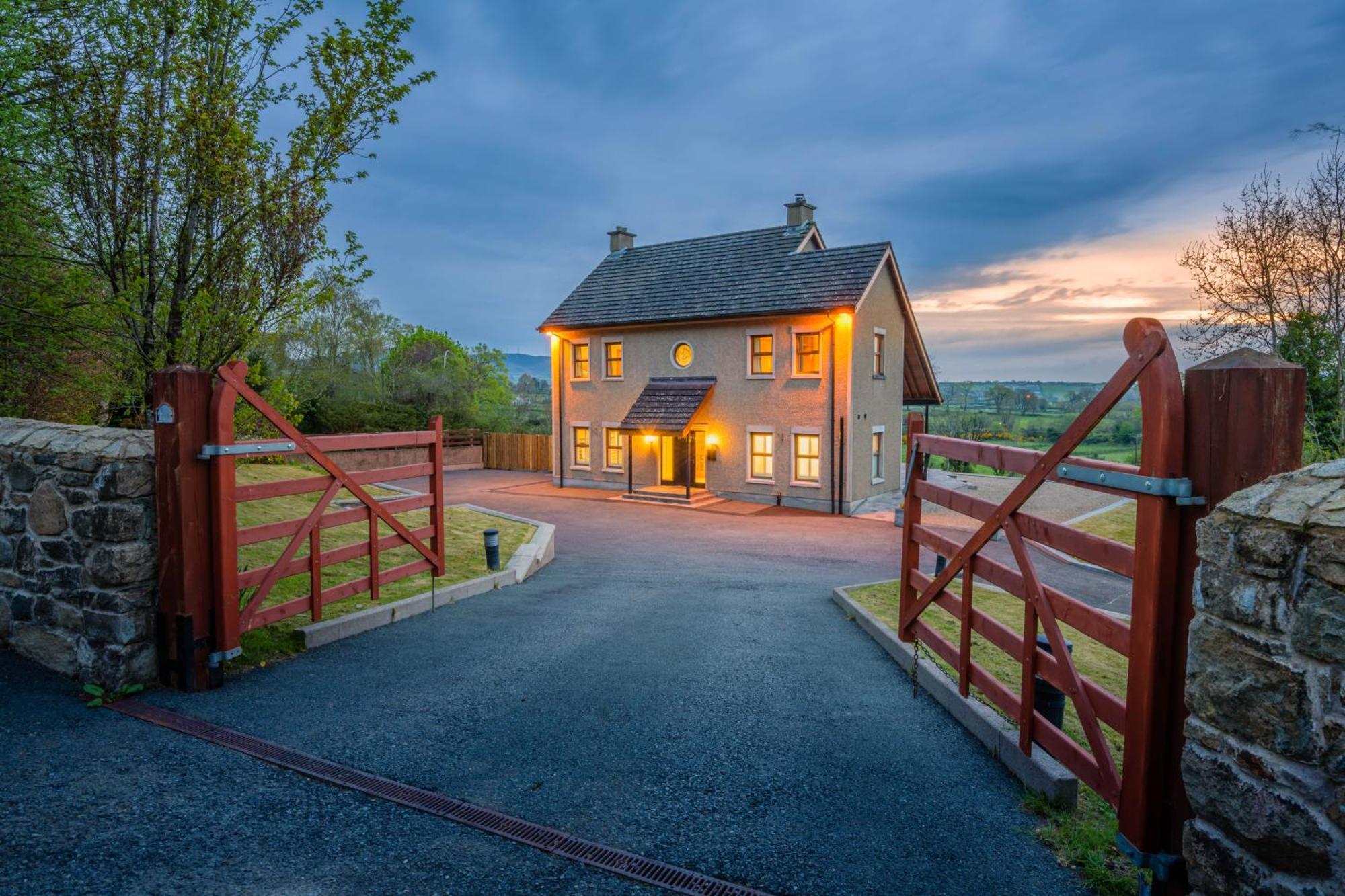 Killeavy Castle Estate Hotel Meigh Bagian luar foto